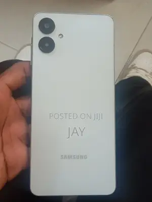 Samsung Galaxy A06 128 GB Gray