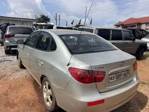 Hyundai Elantra 2011 Silver