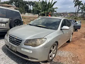 Hyundai Elantra 2011 Silver