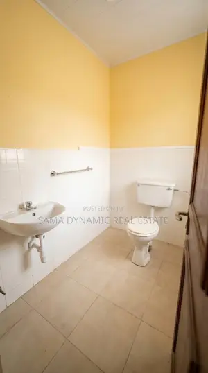 12bdrm House in Cantonment, Cantonments for rent