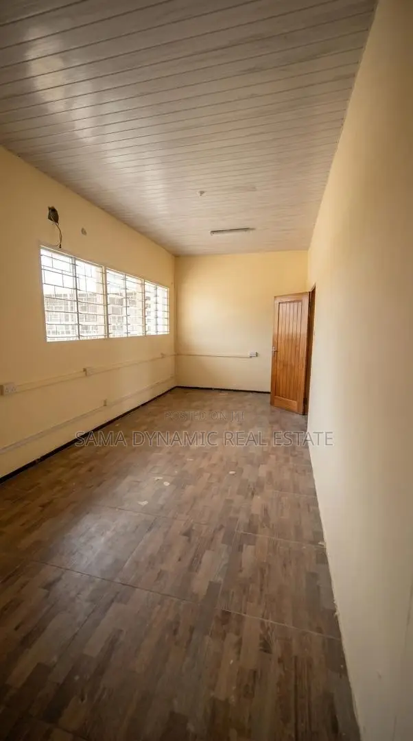 12bdrm House in Cantonment, Cantonments for rent