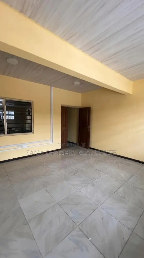 12bdrm House in Cantonment, Cantonments for rent