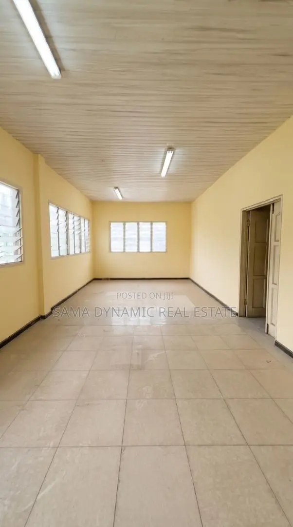 12bdrm House in Cantonment, Cantonments for rent