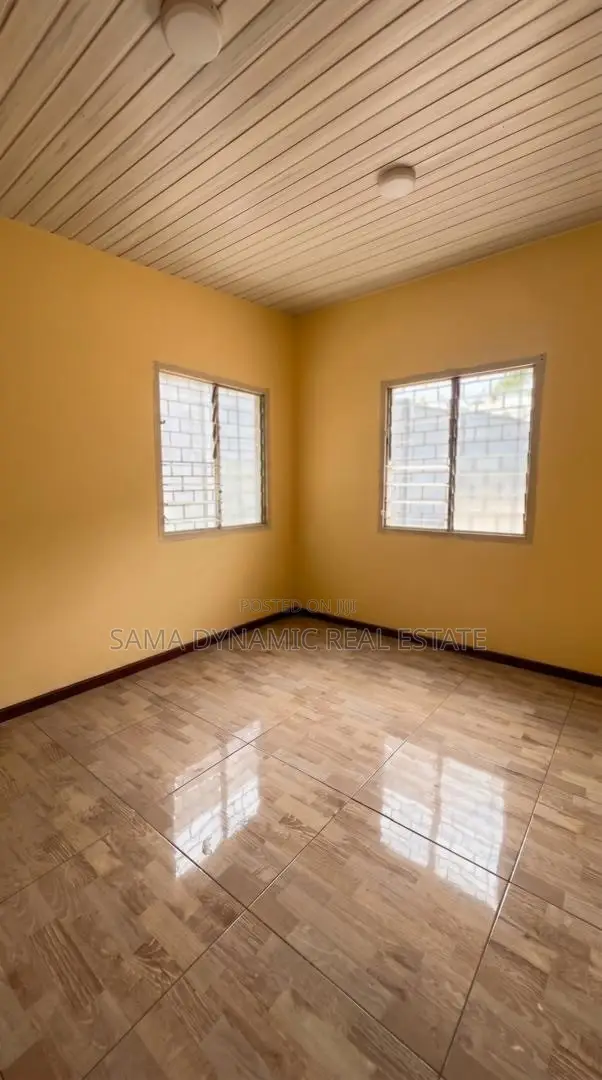 12bdrm House in Cantonment, Cantonments for rent