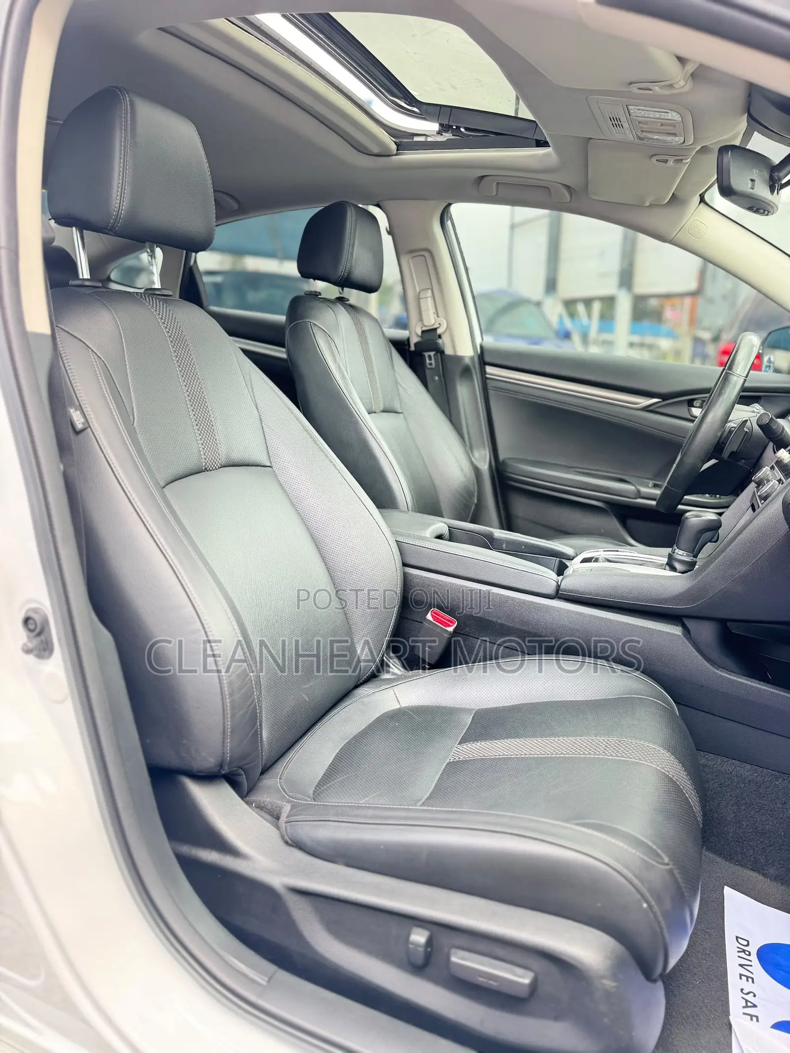 Honda Civic Touring Sedan 2019 White