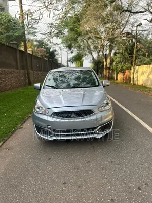 Mitsubishi Mirage ES 2020 Silver