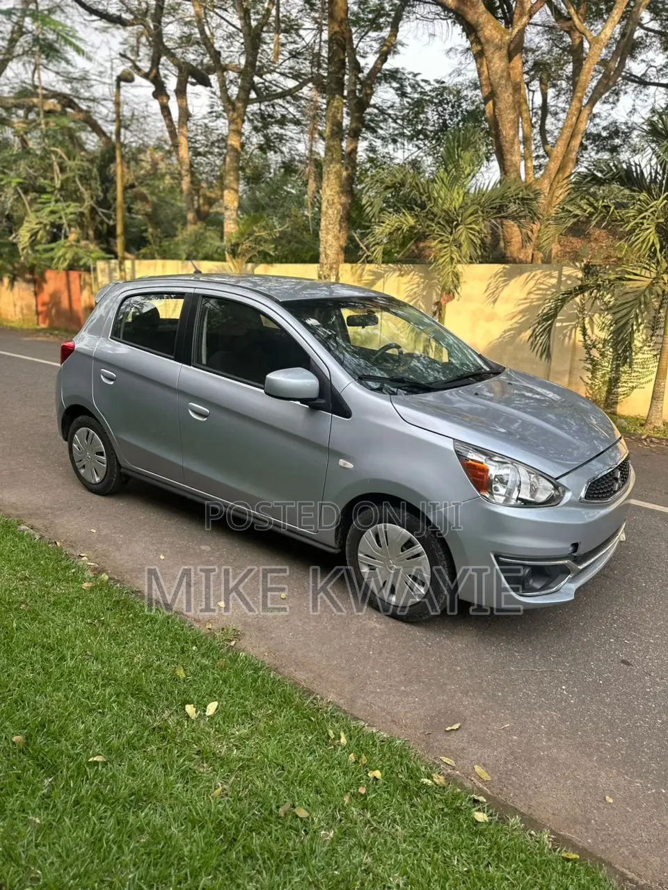 Mitsubishi Mirage ES 2020 Silver