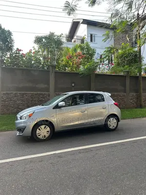 Mitsubishi Mirage ES 2020 Silver