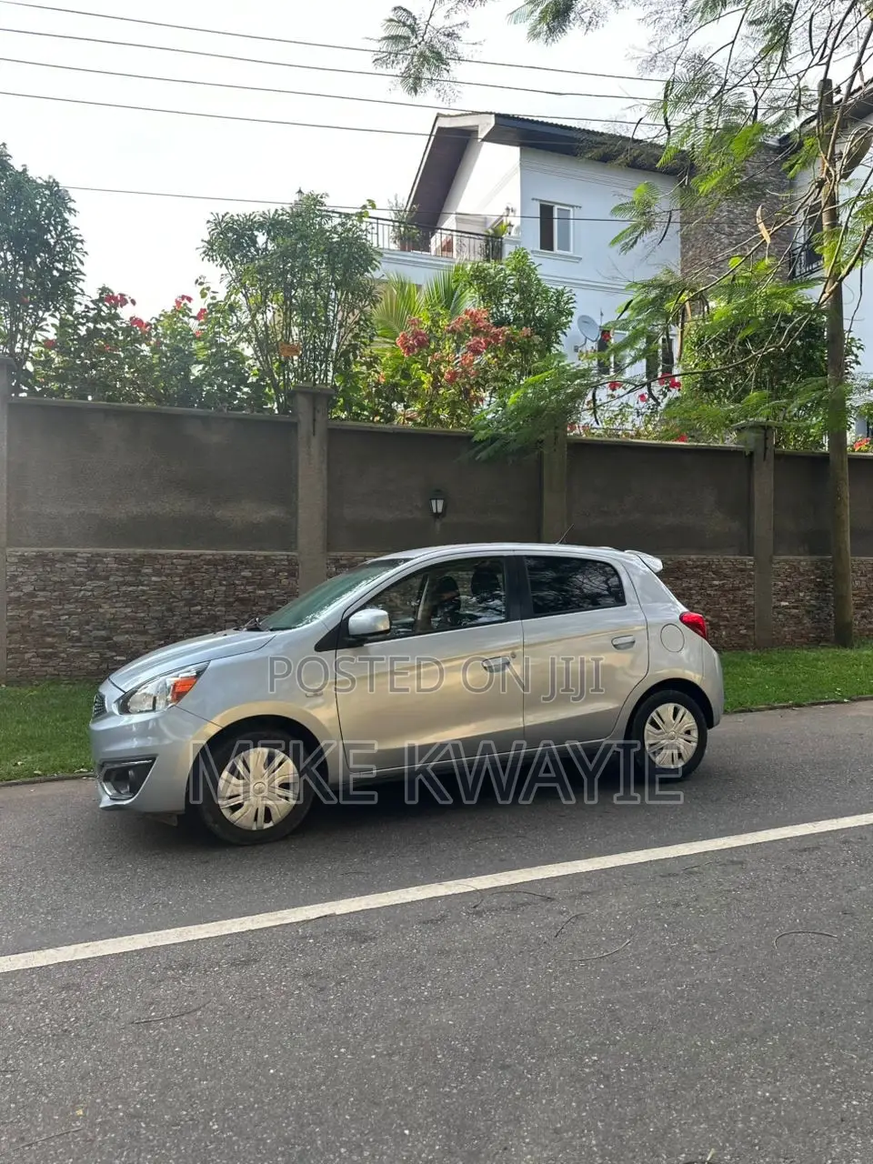 Mitsubishi Mirage ES 2020 Silver