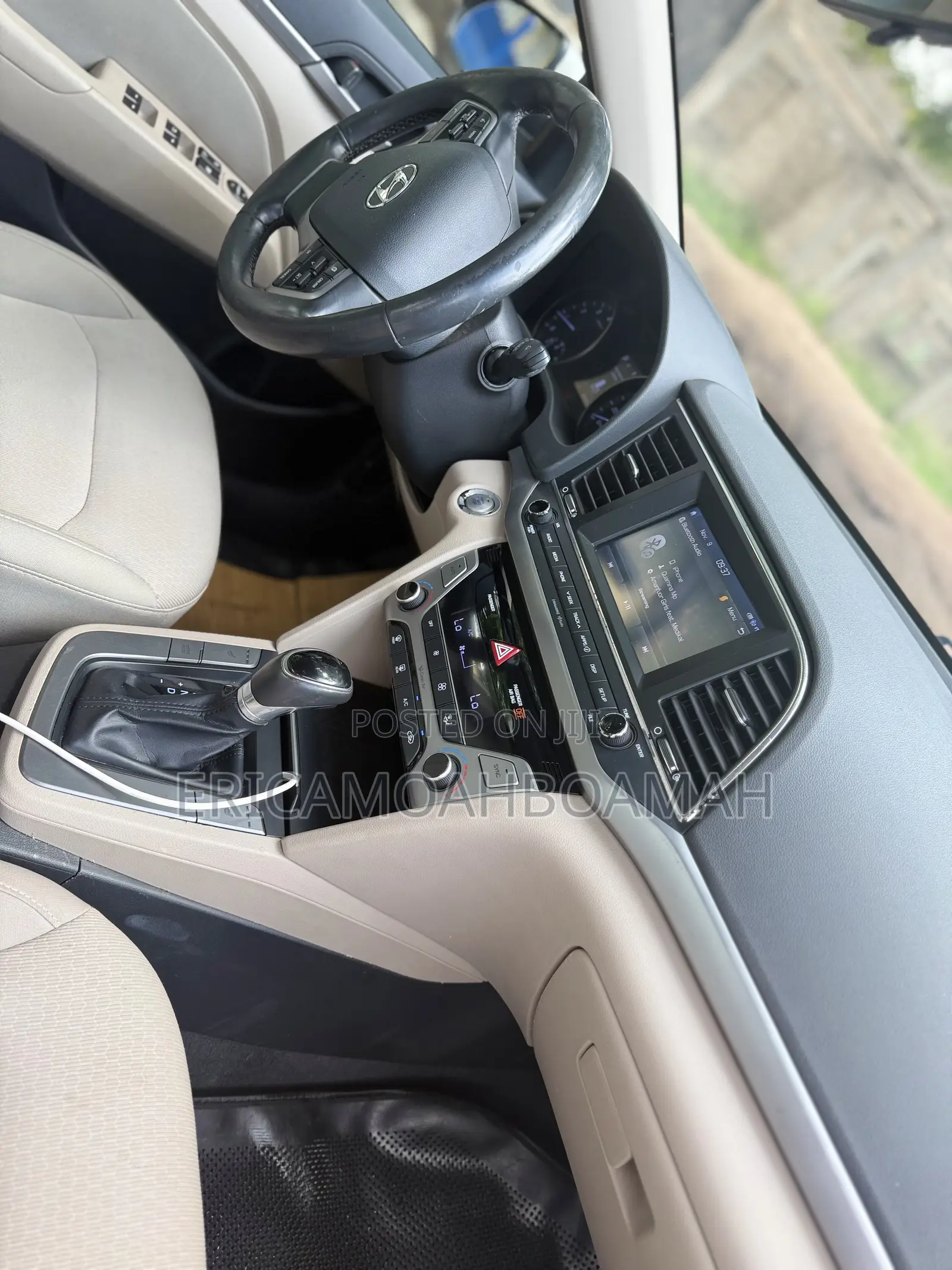Hyundai Elantra SE Sedan FWD (2.0L 4cyl 6M) 2017 Silver