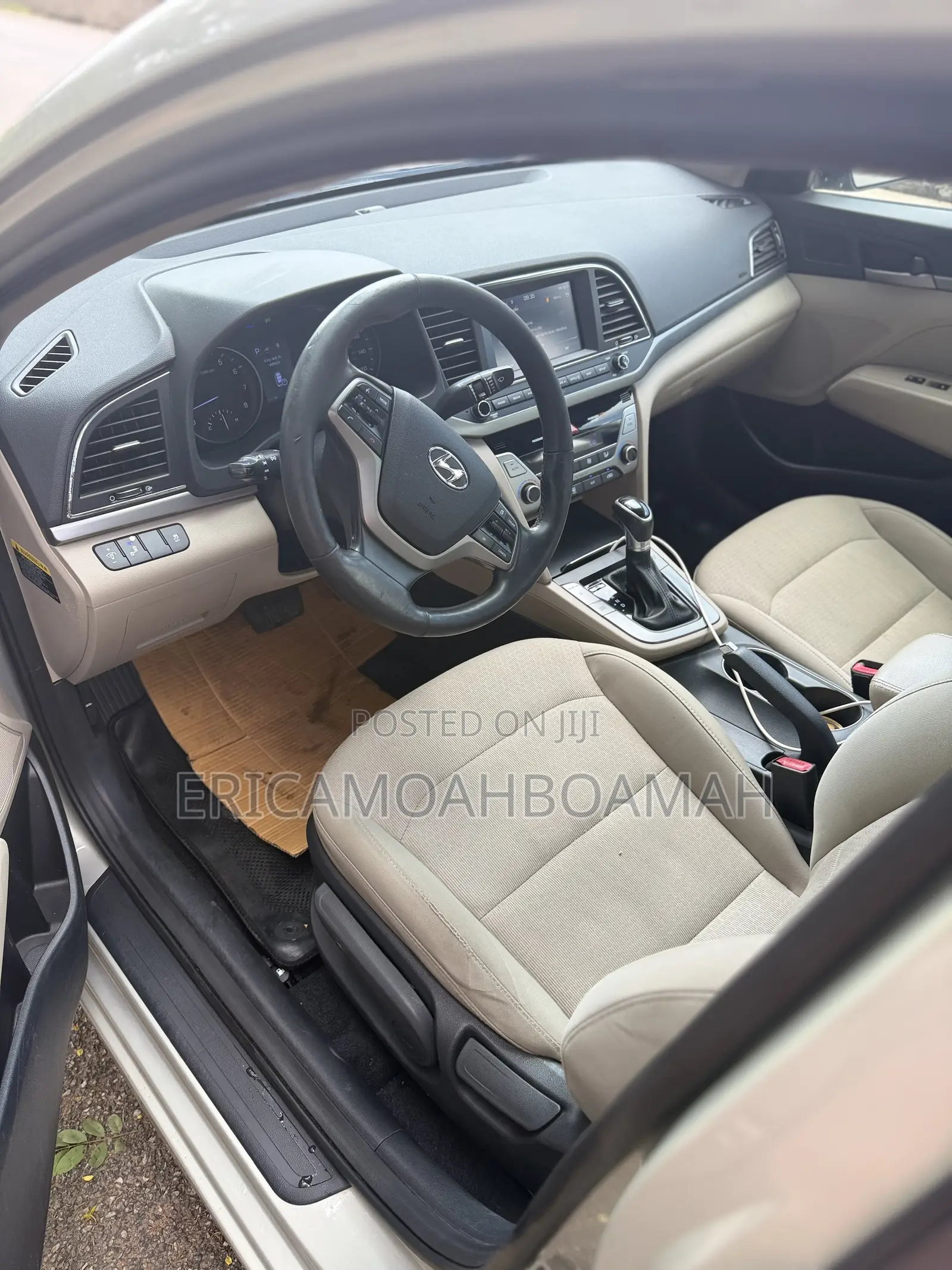 Hyundai Elantra SE Sedan FWD (2.0L 4cyl 6M) 2017 Silver