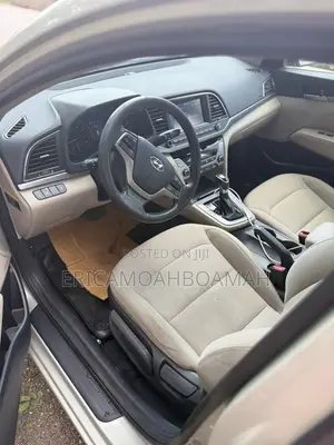 Hyundai Elantra SE Sedan FWD (2.0L 4cyl 6M) 2017 Silver