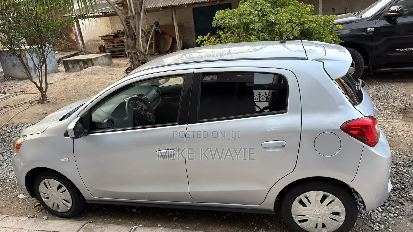 Mitsubishi Mirage ES 2020 Silver