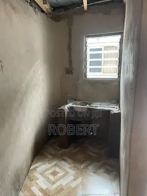 1bdrm Room & Parlour in Last Stop for rent