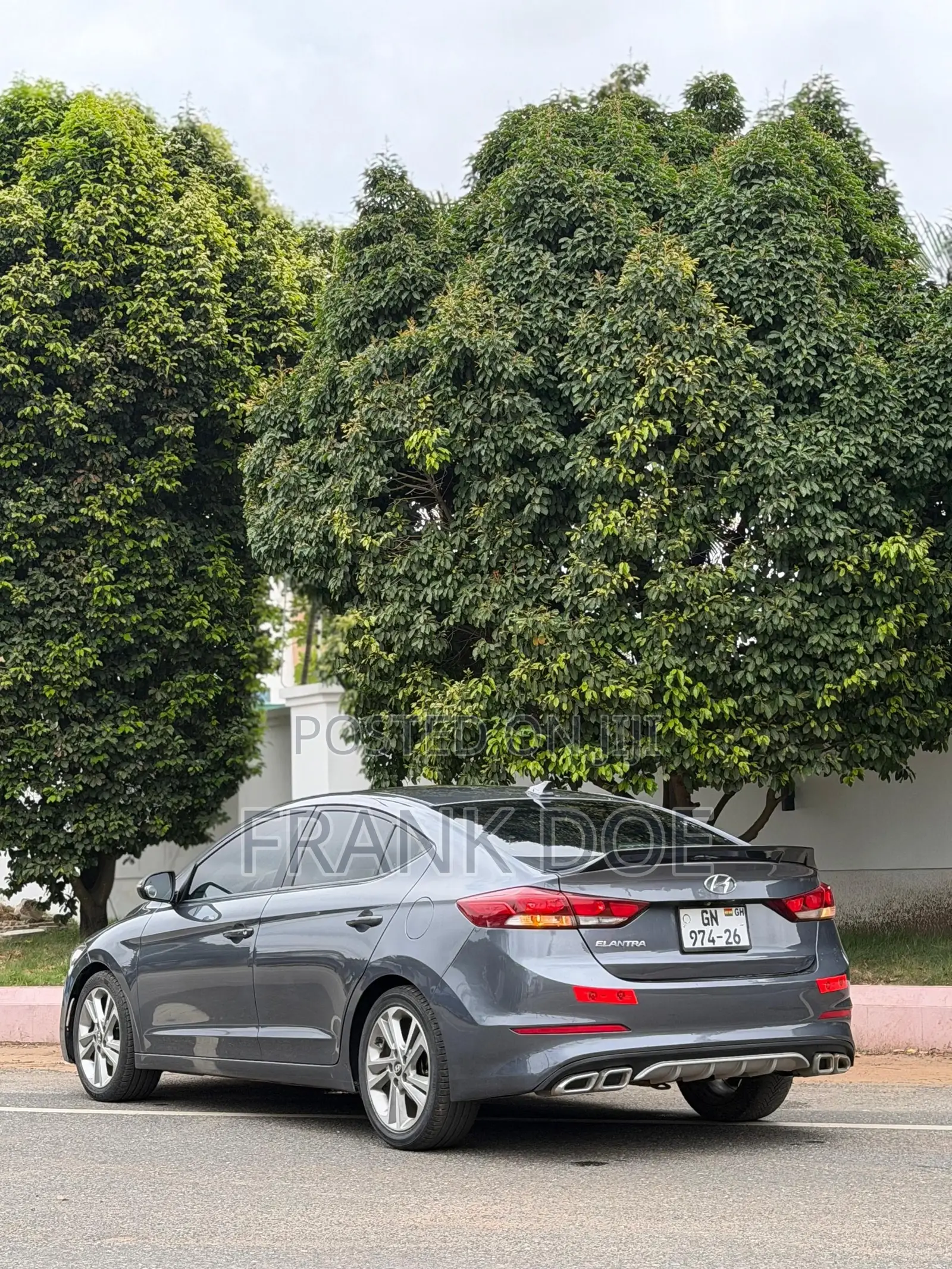 Hyundai Elantra SE Sedan FWD (2.0L 4cyl 6M) 2017 Gray
