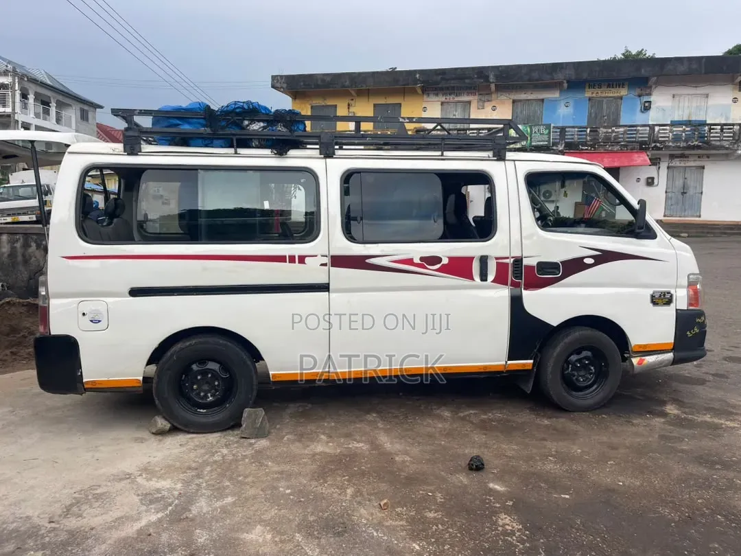 Nissan Caravan (Urvan) 2012 White
