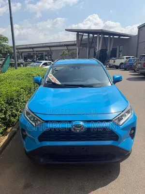 Toyota RAV4 2021 White