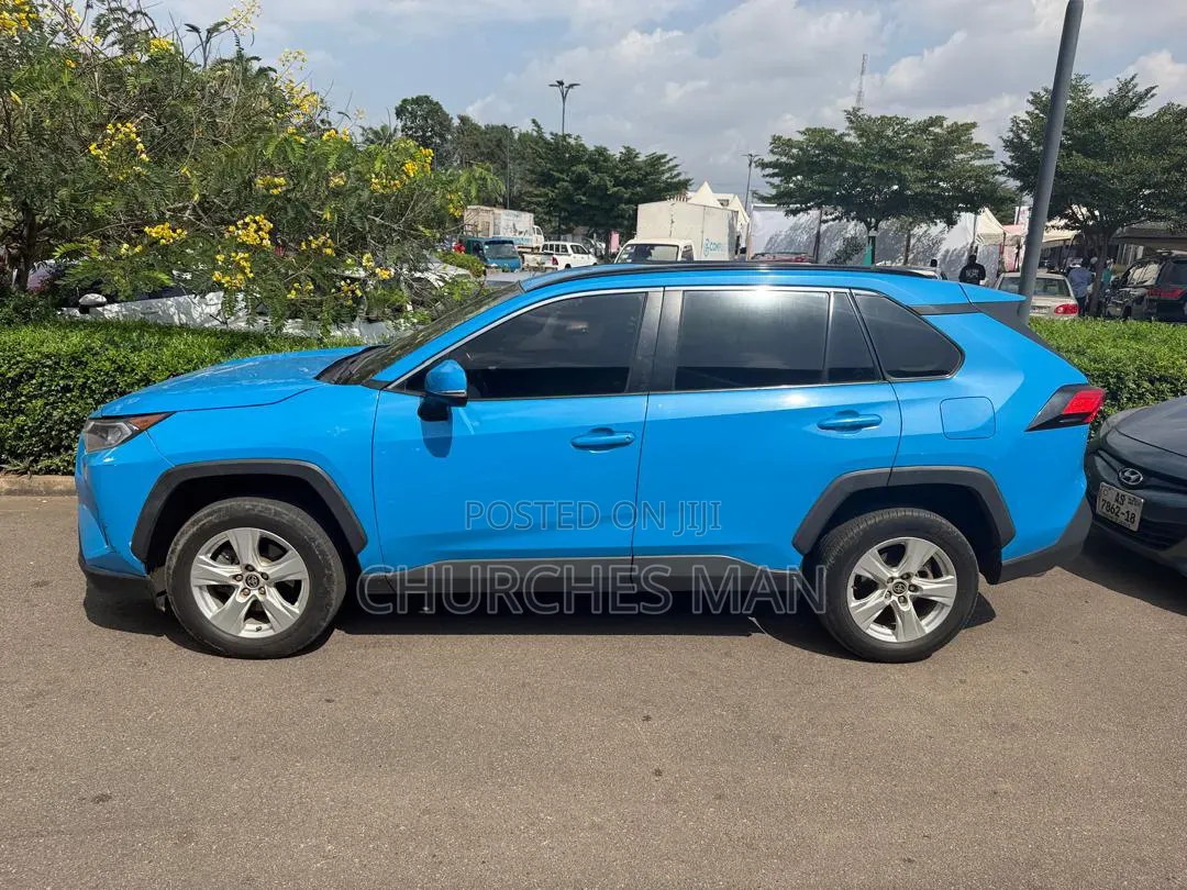Toyota RAV4 2021 White