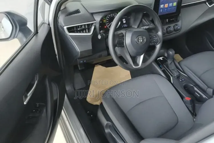 Toyota Corolla 2022 White