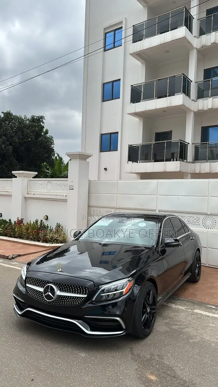 Mercedes-Benz C300 2020 Black