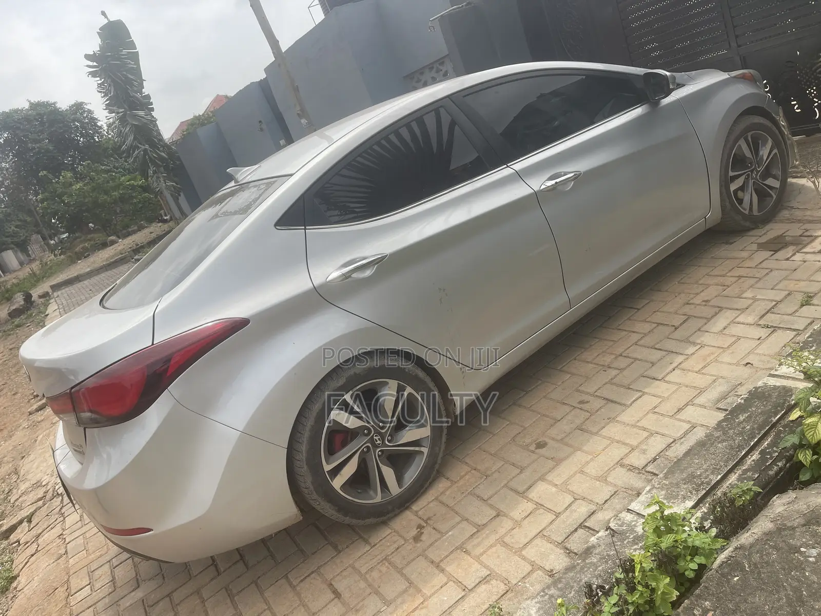 Hyundai Elantra Limited 4dr Sedan (1.8L 4cyl 6A) 2014 Silver