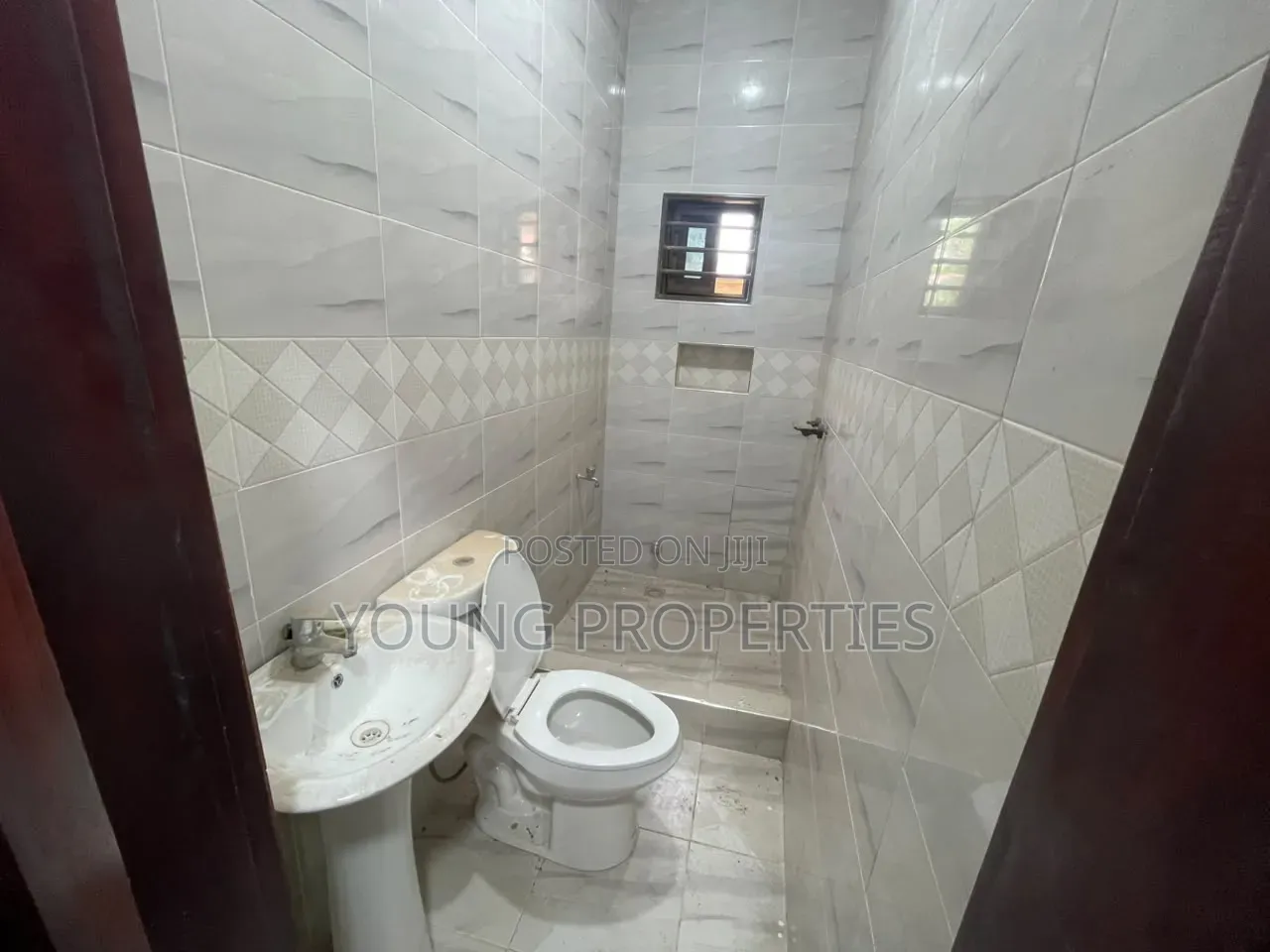 2bdrm Apartment in Ablekuma, Manhean for rent