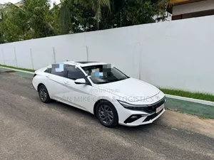 Hyundai Avante 2024 White