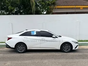 Hyundai Avante 2024 White