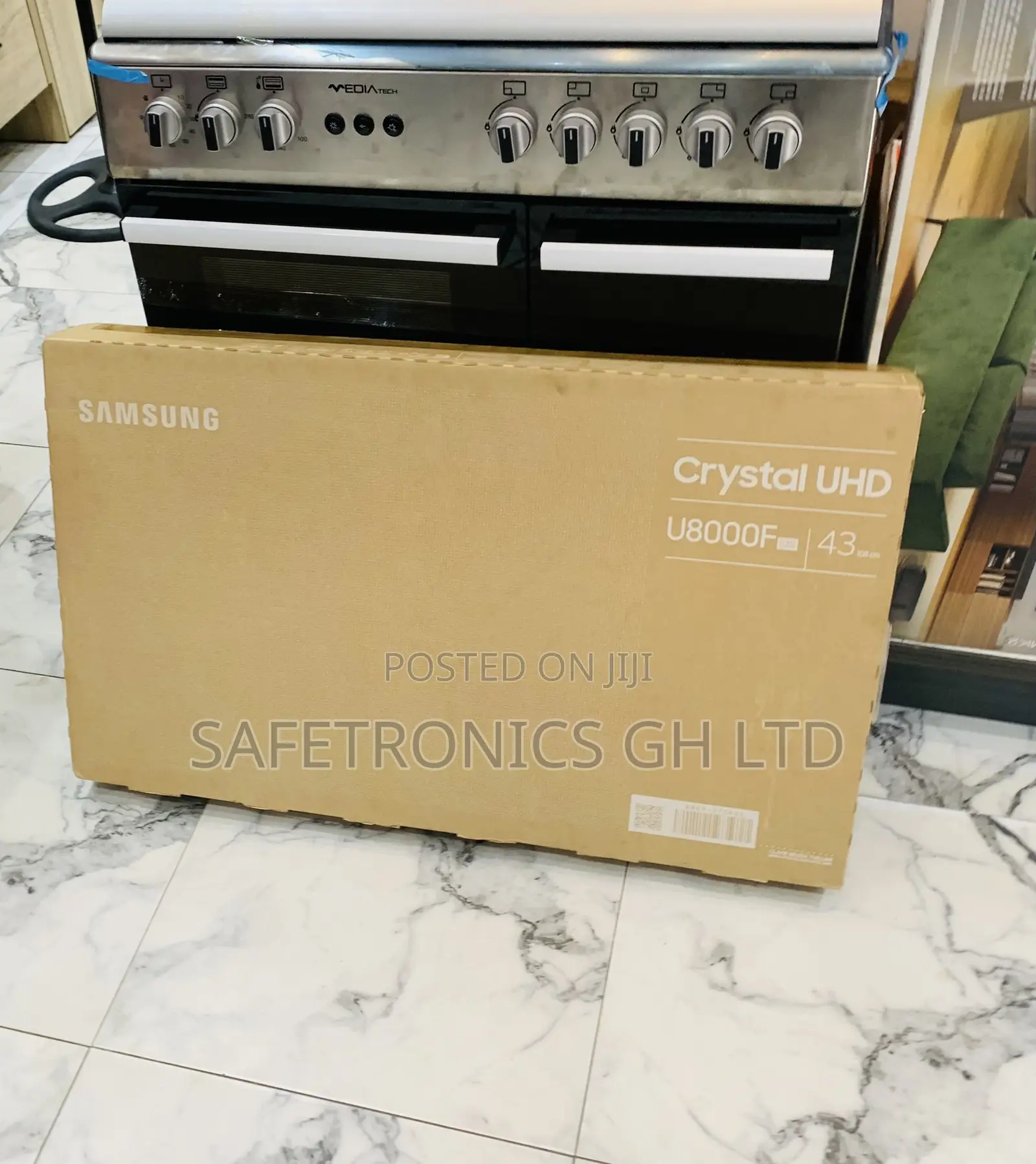 Choose Sleek Samsung 43′′ Crystal UHD Series 43U8072F TV (2025)