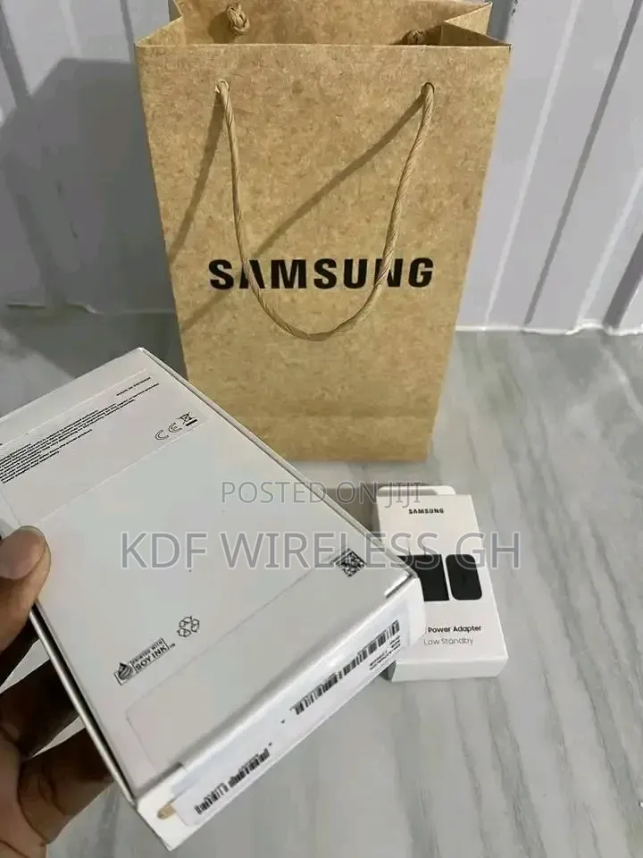 New Samsung Galaxy A17 5G 256 GB Gray