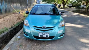 Toyota Yaris Base Sedan 4dr 2010 Green