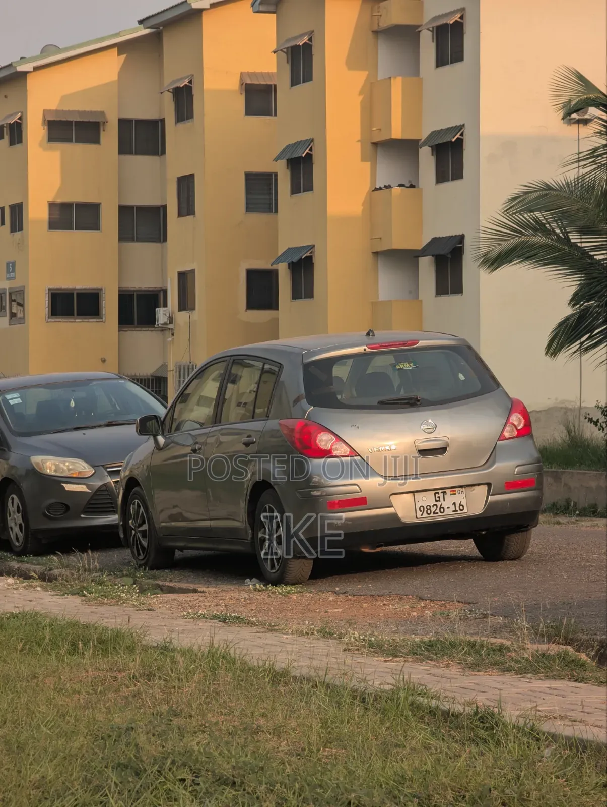 Nissan Versa 2009 Gray