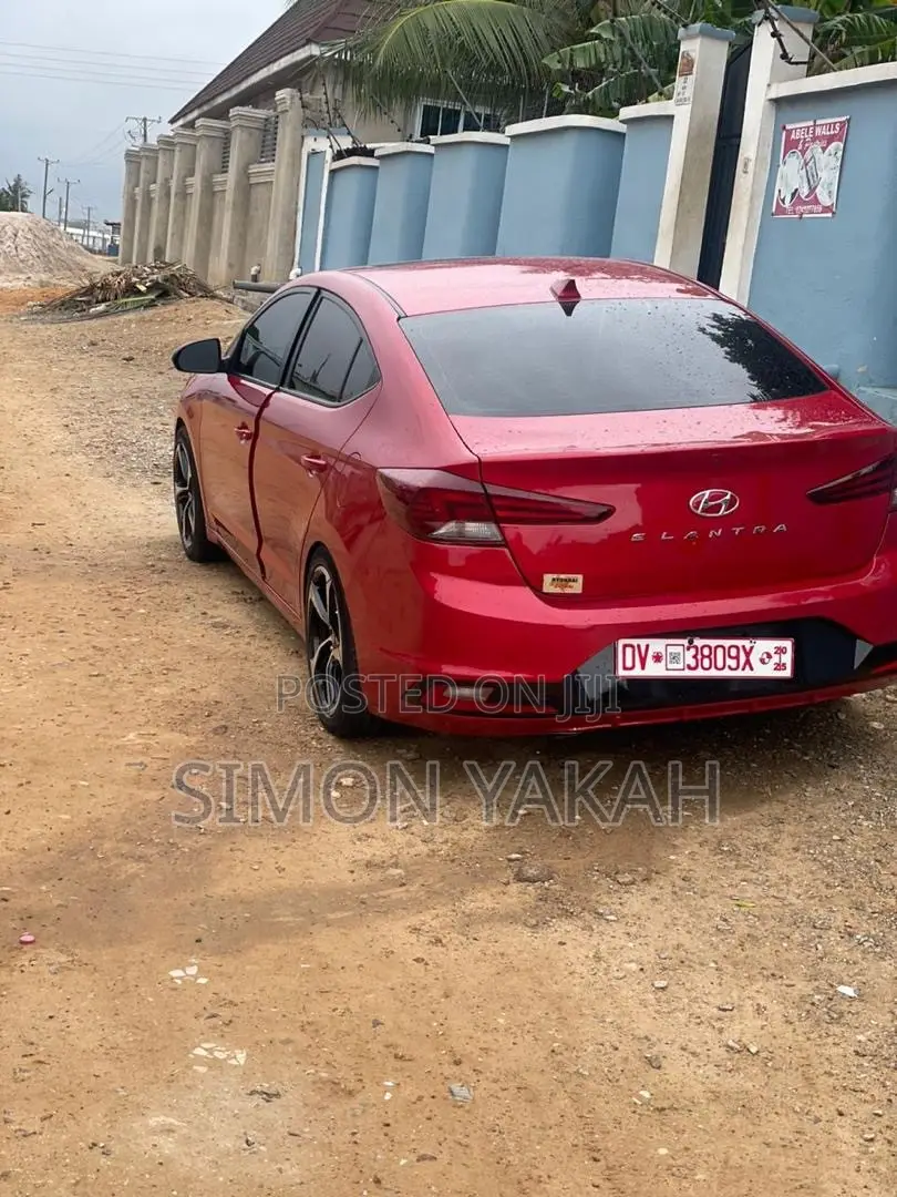 Hyundai Elantra SE 2020 Red