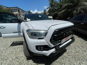 Toyota Tacoma Limited 2017 White