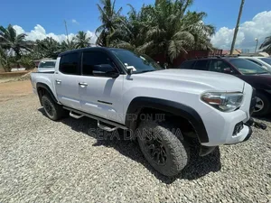Toyota Tacoma Limited 2017 White