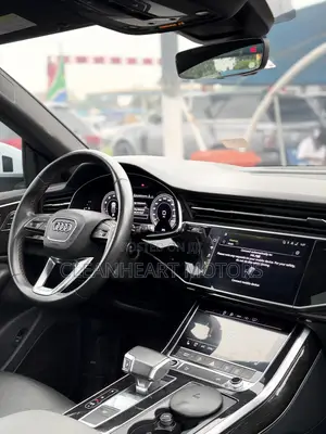 Audi Q8 2022 White