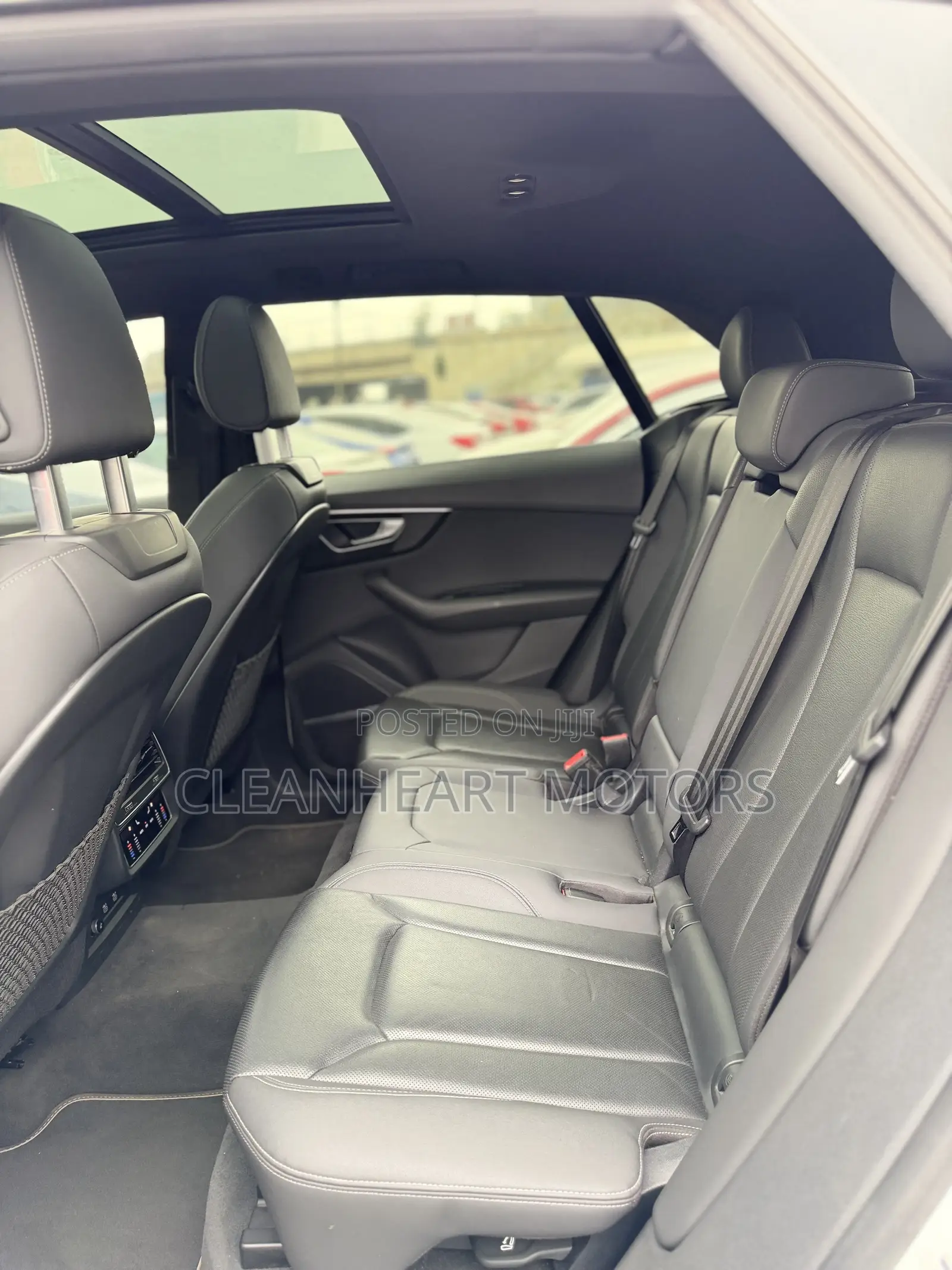 Audi Q8 2022 White