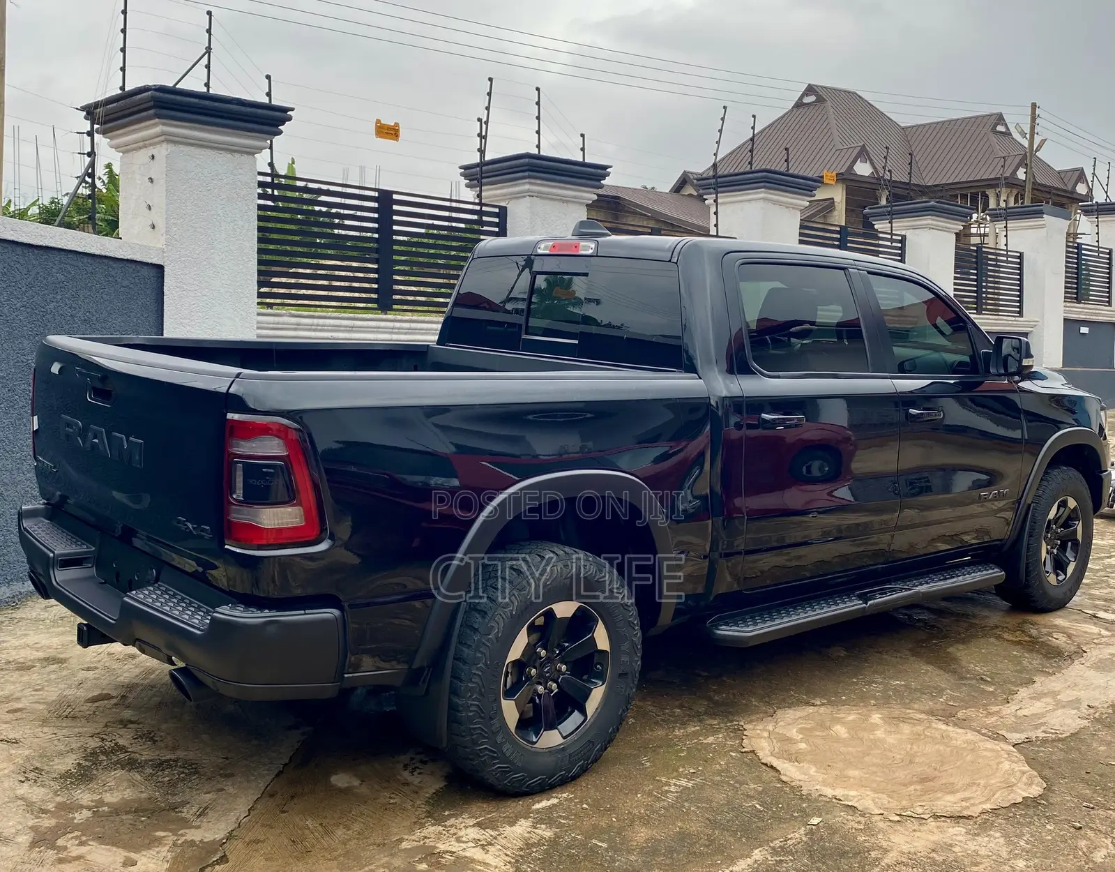 RAM 1500 2020 Black