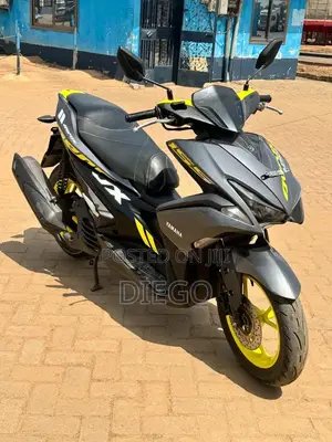 Yamaha 2023 Black