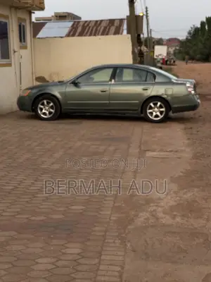 Nissan Altima 2.5 Automatic 2002 Gray