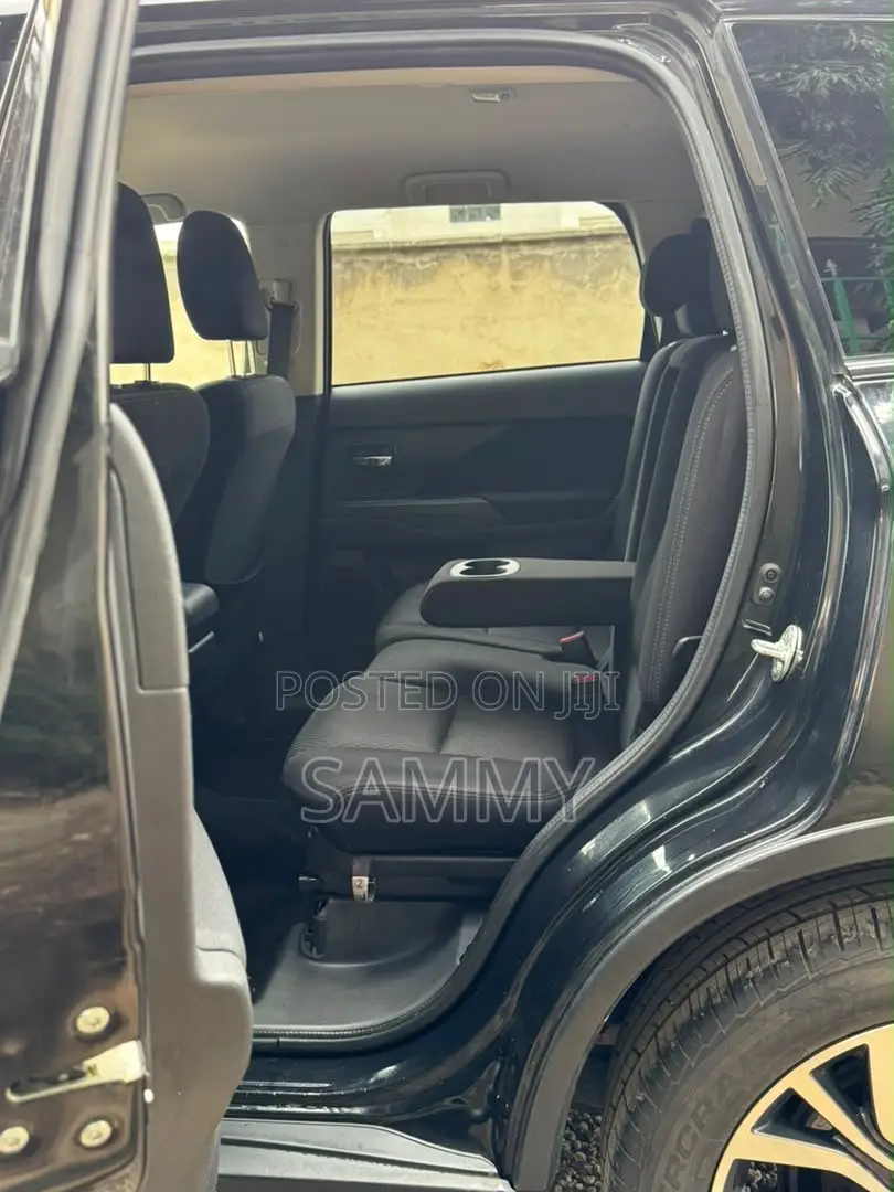 Mitsubishi Outlander 2016 Black