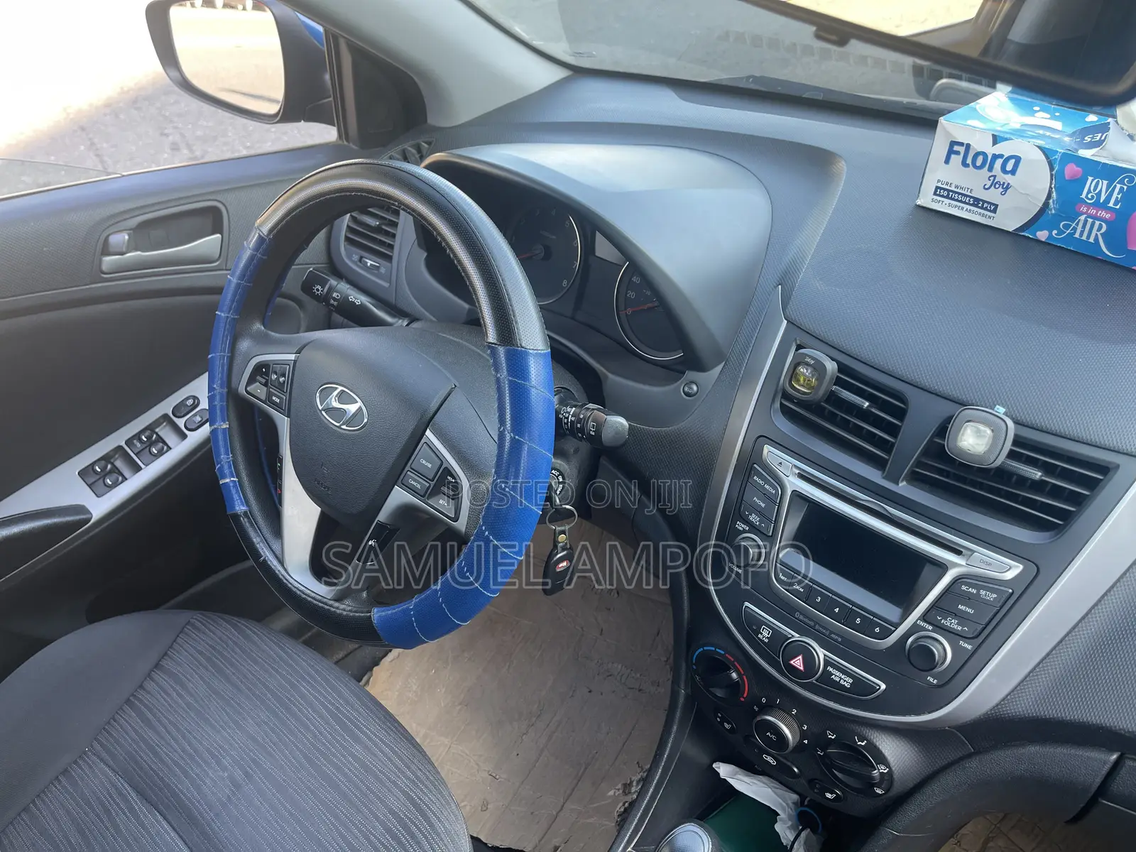 Hyundai Accent SE Hatchback 2016 Blue
