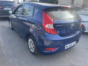 Hyundai Accent SE Hatchback 2016 Blue