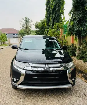 Mitsubishi Outlander 2016 Black