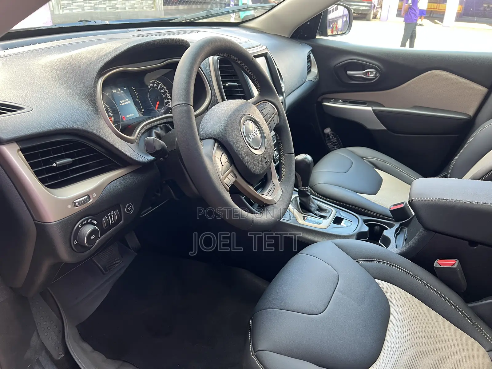 Jeep Cherokee Latitude 4dr SUV 4WD (2.4L 4cyl 9A) 2014 Black