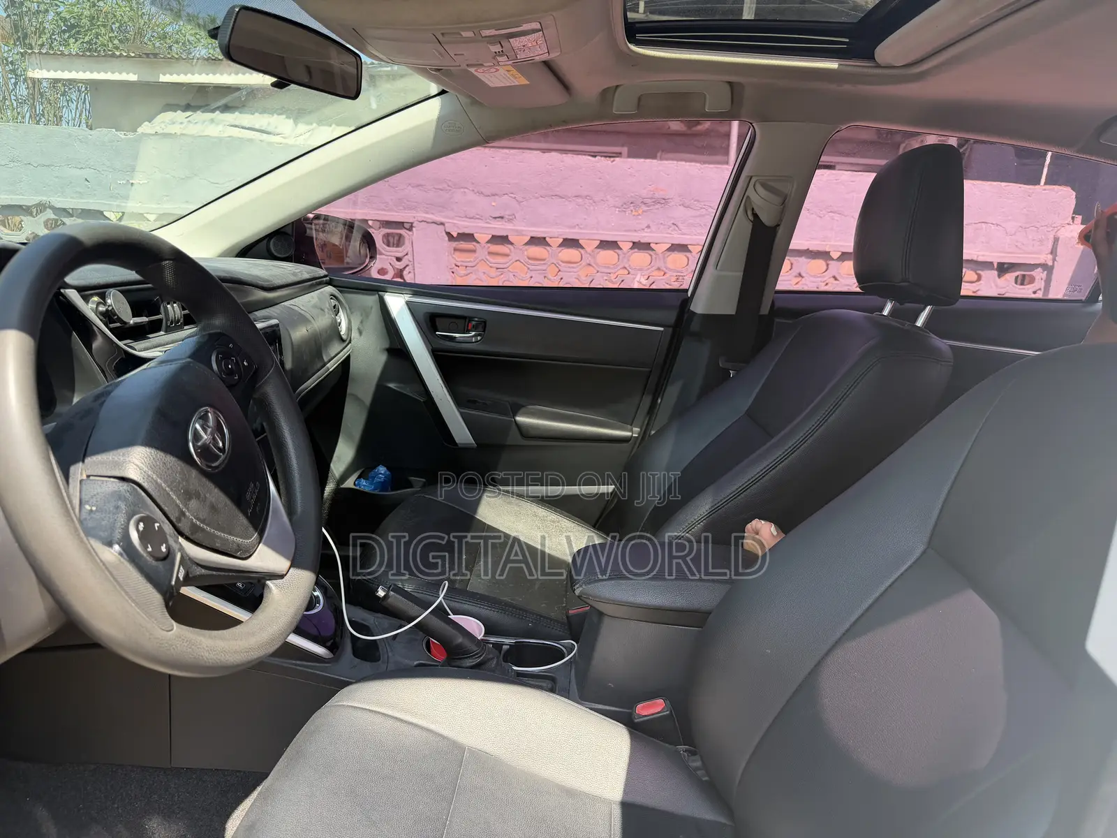 Toyota Corolla XLE 2021 White