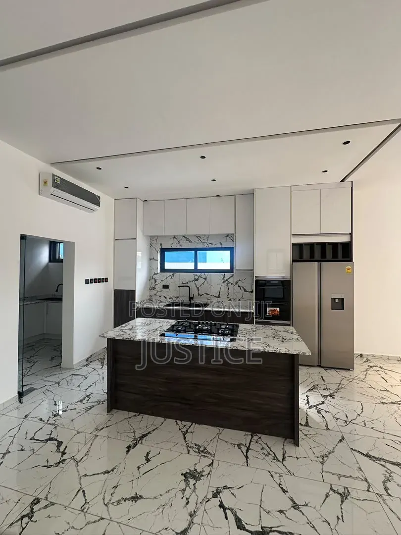 4bdrm House in Ashaley Botwe, School Junction for sale