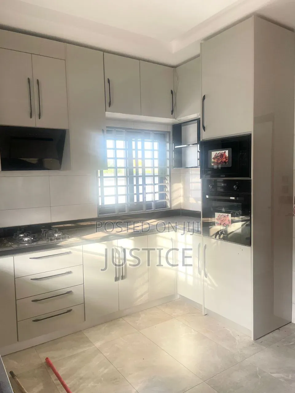4bdrm House in Ashaley Botwe, School Junction for sale