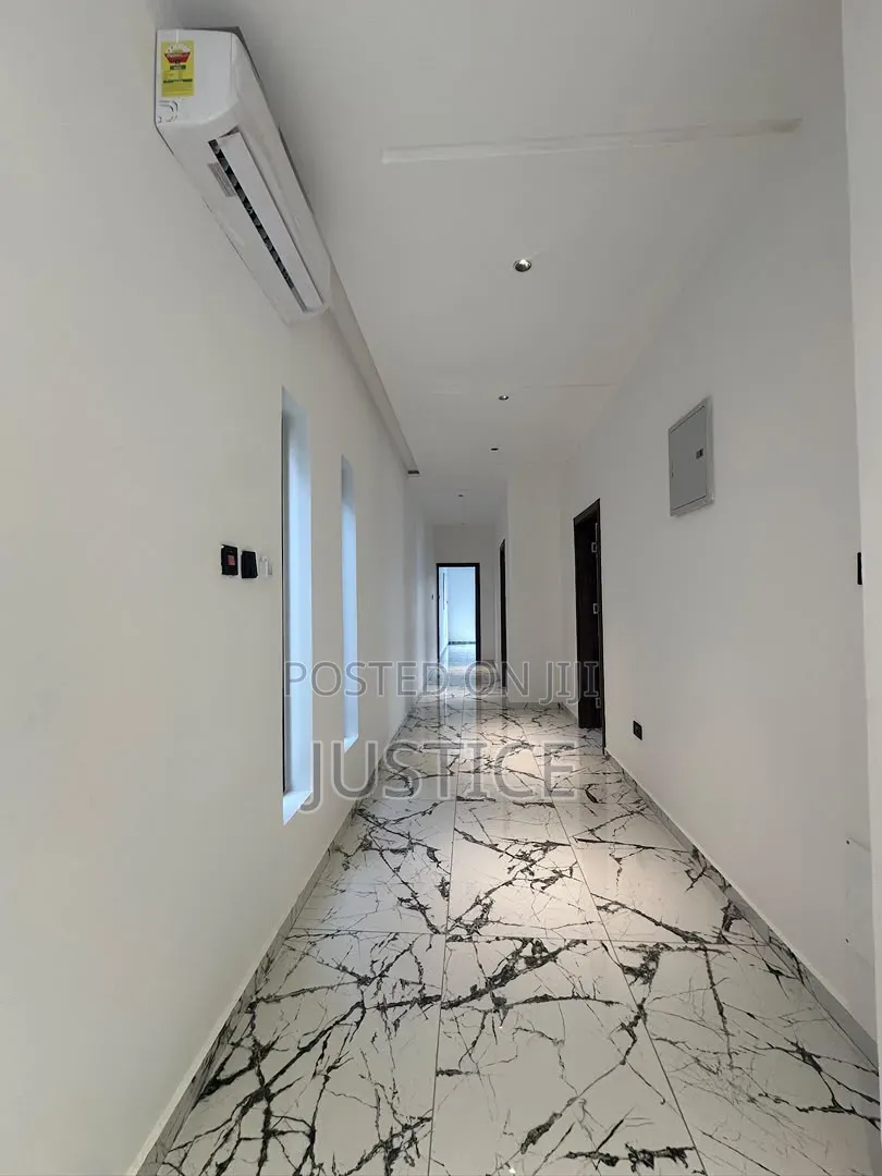 4bdrm House in Ashaley Botwe, School Junction for sale