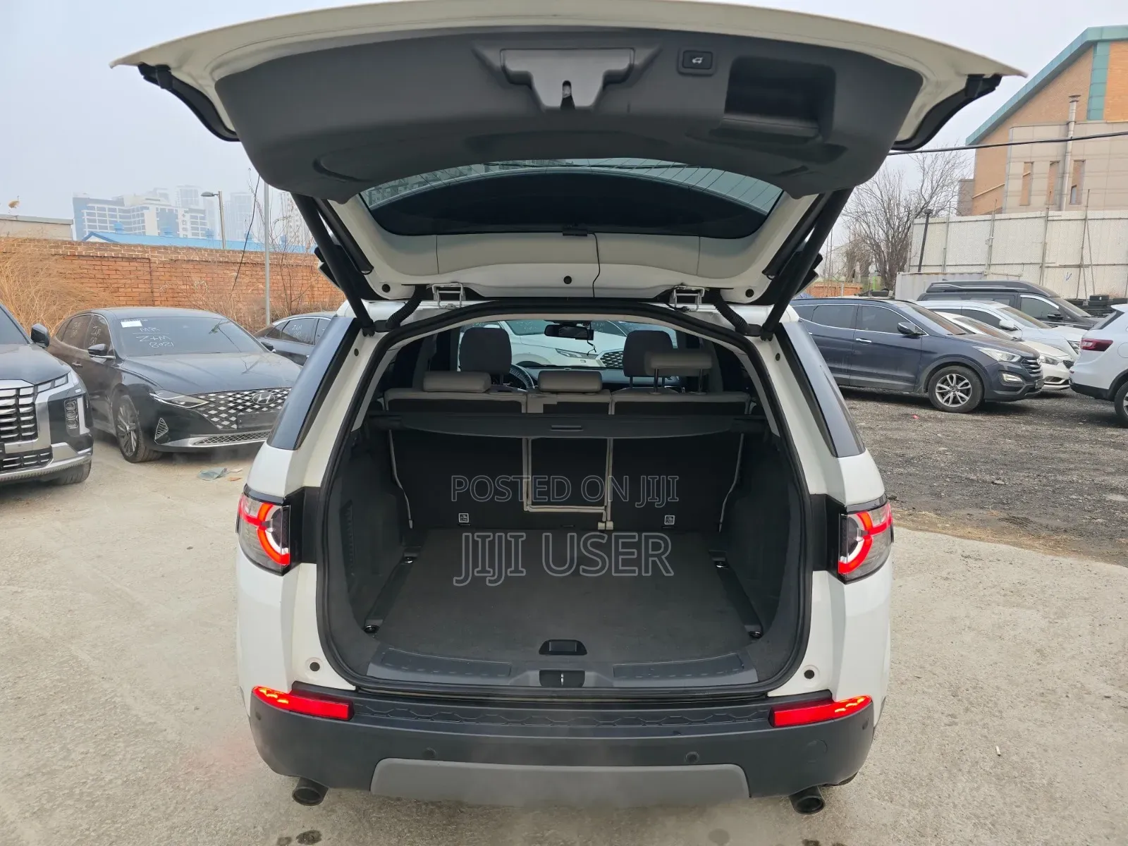 Land Rover Discovery Sport 2016 White